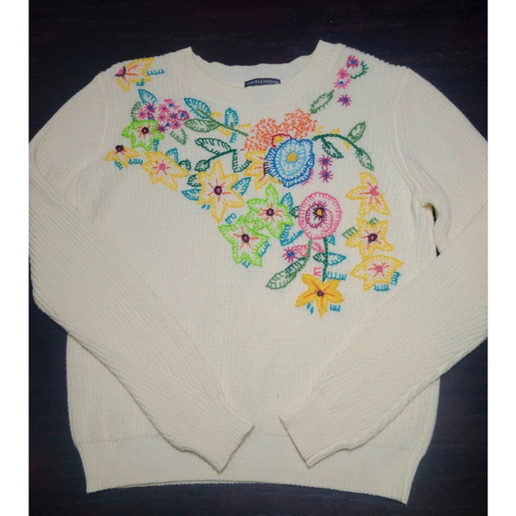 Chelsea & Theodore Sweaters - Chelsea & Theodore Embroidered Floral Cotton Blend Size Large